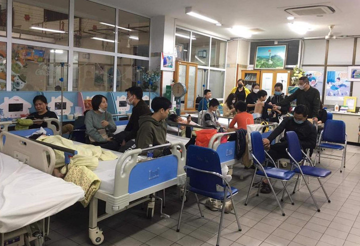 42 học sinh Hà Nội nghi ngộ độc sau chuyến tham quan được xuất viện - 1