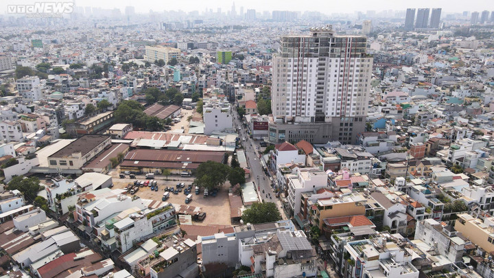 Cận cảnh khu đất 12.000m2 ở TP.HCM bị thu hồi vì chậm nộp tiền thuê, thuế đất - 1