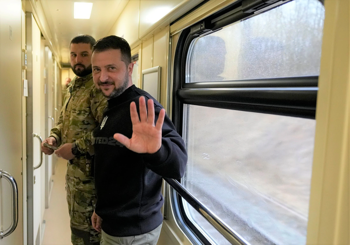 AP: Tổng thống Ukraine lo ngại biến động chính trị ở Mỹ - 1