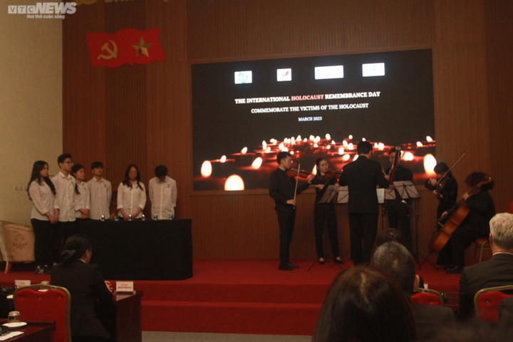 Nạn nhân thảm họa diệt chủng Holocaust tới Việt Nam - 2