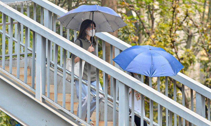 Đầu tháng 4, Bắc Bộ và Trung Bộ đón đợt nắng nóng mới, có nơi 36 độ C - 1