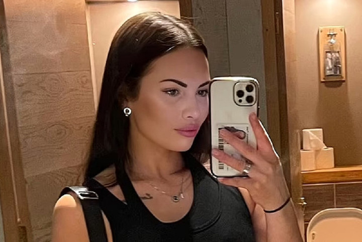 Hoa hậu Anh đột tử tại trang trại ngựa ở tuổi 25 - 1