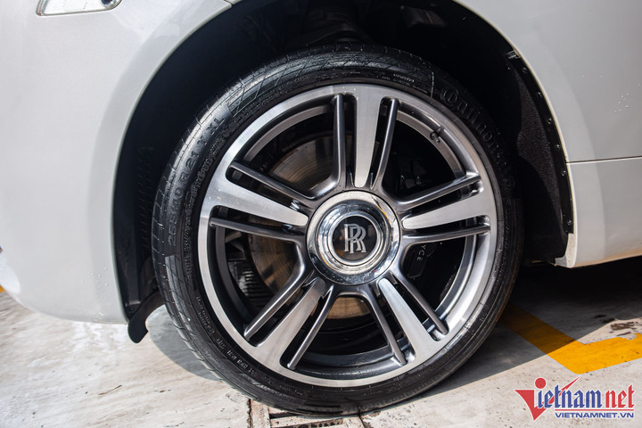 Ngắm Rolls-Royce Wraith độ Series II của dân chơi biển số đẹp Hà thành - 9