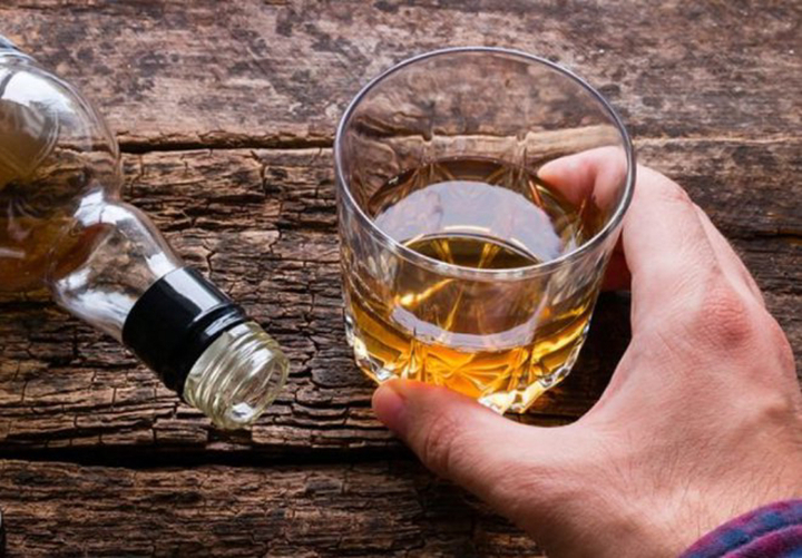 Bác sĩ nêu nguyên nhân gia tăng đột quỵ não ở người trẻ, nhiều bệnh nhân bị liệt - 2