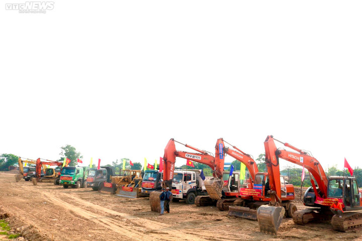 Bình Định khởi công tuyến đường ven biển gần 1.500 tỷ đồng - 1