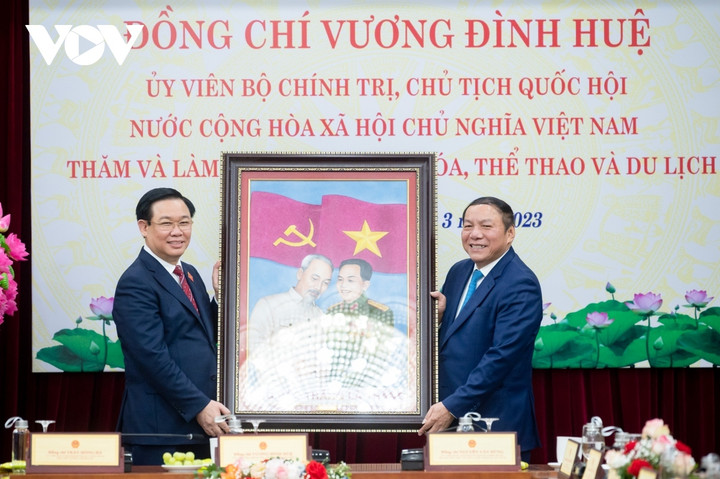 Chủ tịch Quốc hội: Phát triển văn hoá bao gồm cả thể chế và nguồn lực - 3