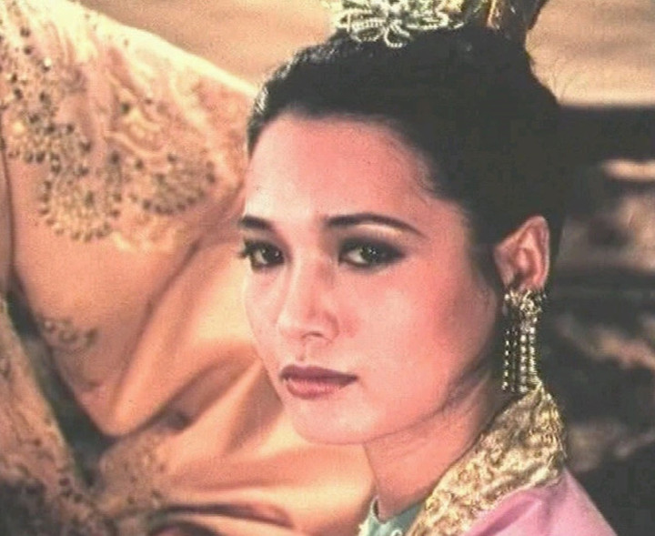 Từ cô gái hái chè, mỹ nhân Việt nào khiến cả một triều đại suy tàn? - 3