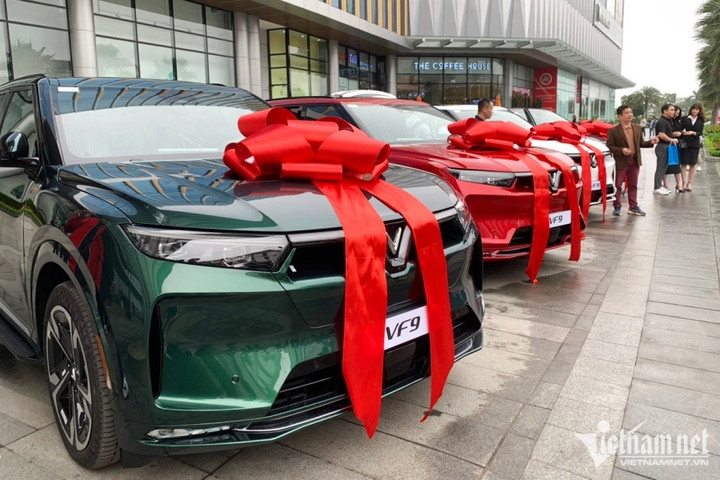 Loạt ô tô mới siêu 'hot' sẽ đến tay khách Việt trong tháng 4 tới - 1