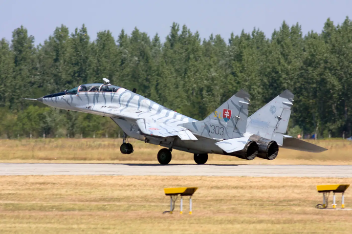 Nga tố Slovakia không trả thiết bị và tiền bảo dưỡng MiG-29 - 1