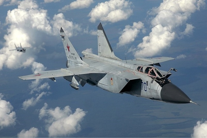 MiG-31BM có thể cận chiến khi mang tên lửa R-74M - 2