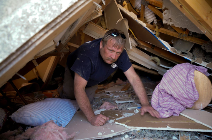 Cảnh hoang tàn sau khi cơn bão quét qua Mỹ khiến hàng chục người thương vong - 10