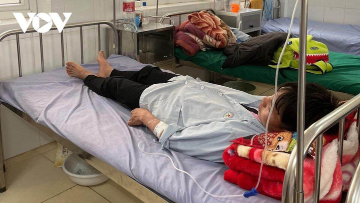 Bạn gái từ chối tình cảm, nam sinh 17 tuổi ở Sơn La uống thuốc trừ sâu tự tử - 1