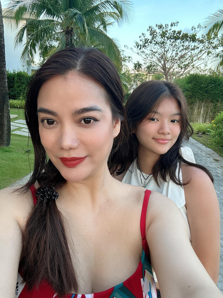 Sao Việt 4/4: Lệ Quyên đón sinh nhật tuổi 42, Đoan Trang khoe mẹ chồng sành điệu - 4