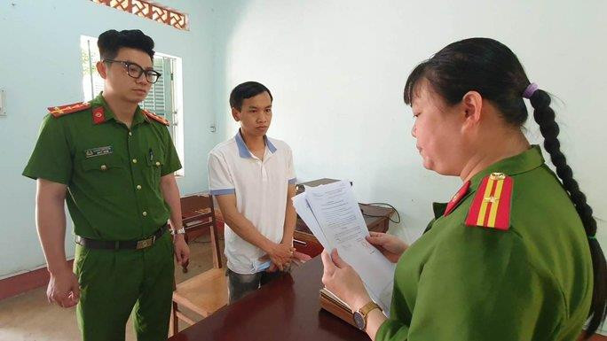 Nghi vợ ngoại tình, chồng phục sẵn đâm 2 người đàn ông rồi tự sát - 1