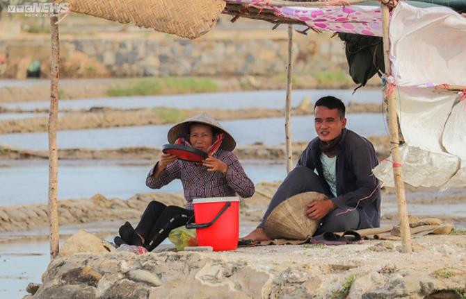 Thời tiết ngày 4/4: Trung Bộ có nơi nắng nóng trên 38 độ C, Nam Bộ mưa dông - 1