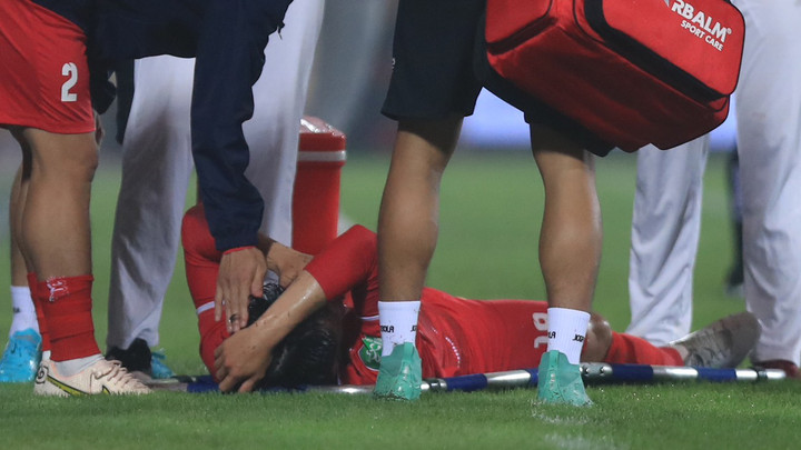 Lý do cựu tuyển thủ Việt Nam đạp đối thủ khâu 10 mũi chưa bị phạt - 1