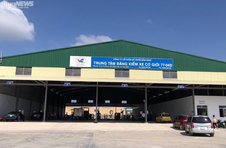 Phạt hành chính các nhân viên sai phạm tại trung tâm đăng kiểm ở Bình Định - 1