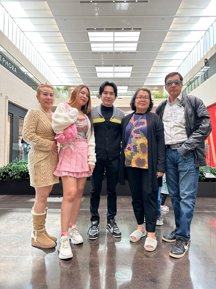 Sao Việt 5/4: 'Mẹ bầu' Minh Hằng đi ngắm hoa anh đào, Kỳ Duyên khoe eo con kiến - 11