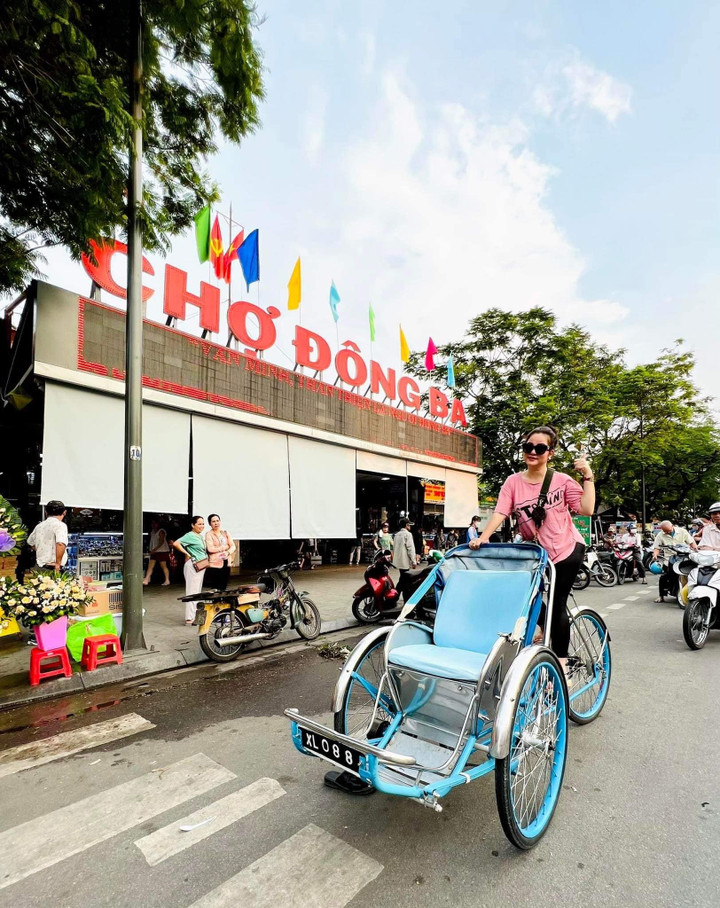 Sao Việt 5/4: 'Mẹ bầu' Minh Hằng đi ngắm hoa anh đào, Kỳ Duyên khoe eo con kiến - 6