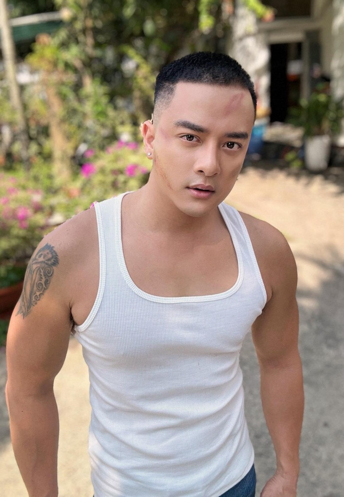 Sao Việt 5/4: 'Mẹ bầu' Minh Hằng đi ngắm hoa anh đào, Kỳ Duyên khoe eo con kiến - 5