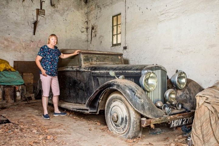 Nằm xó 50 năm, siêu xe Bentley mục nát vẫn được bán đấu giá 1,7 tỷ đồng - 4
