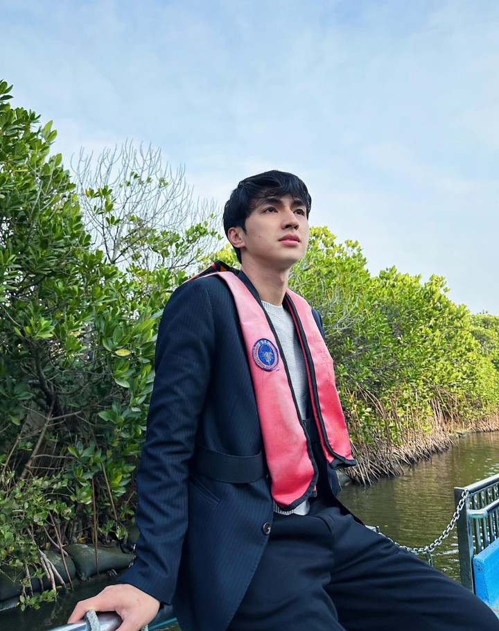 Sao Việt 6/4: Trịnh Kim Chi gợi cảm tuổi 52, Tuấn Hưng kỷ niệm 9 năm ngày cưới - 6