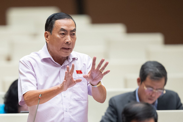 Bệnh viện đủ khả năng mua thuốc vẫn phải chờ Sở Y tế đấu thầu theo quy trình - 2