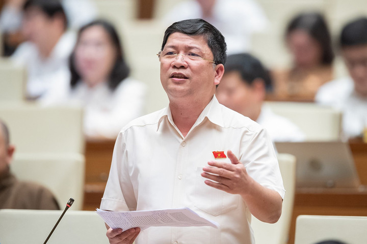 Bệnh viện đủ khả năng mua thuốc vẫn phải chờ Sở Y tế đấu thầu theo quy trình - 1