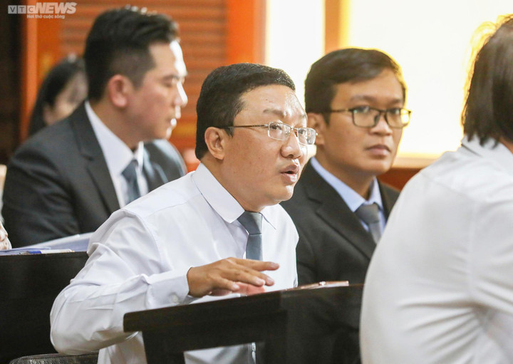 Xét xử vụ cháy chung cư Carina: Triệu tập 646 bị hại, chỉ 4 người tới tòa - 2