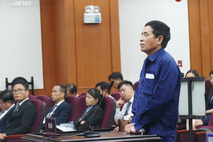 'Ông trùm' buôn lậu gần 200 triệu lít xăng được đề nghị giảm án - 1