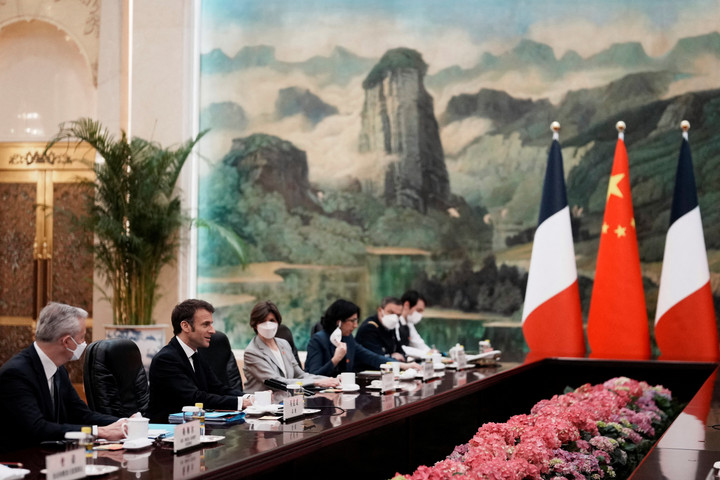 Tổng thống Pháp Macron hội đàm với Thủ tướng Trung Quốc Lý Cường - 1