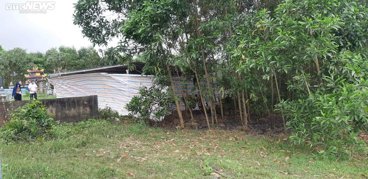 Phó hiệu trưởng ở Quảng Trị chết cạnh mộ bố với nhiều vết cháy - 1