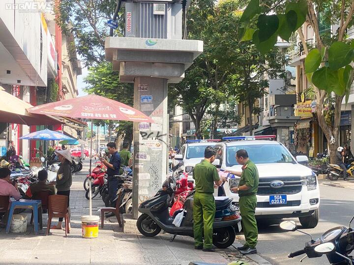 Công an TP.HCM kiểm tra công ty tài chính trên đường Pasteur - 1