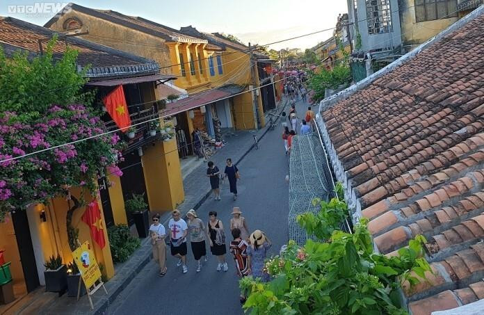 Khách vào phố cổ Hội An phải mua vé: Người nói đúng, người bảo không nên - 1