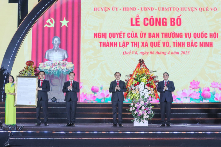 Công bố Nghị quyết thành lập thị xã Quế Võ - 2
