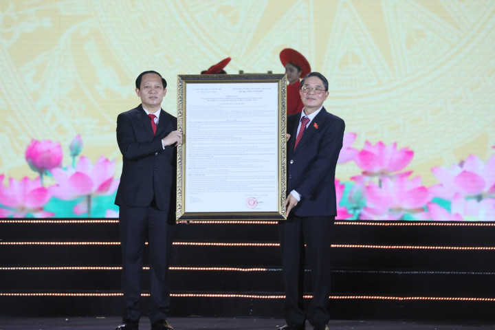 Công bố Nghị quyết thành lập thị xã Quế Võ - 1