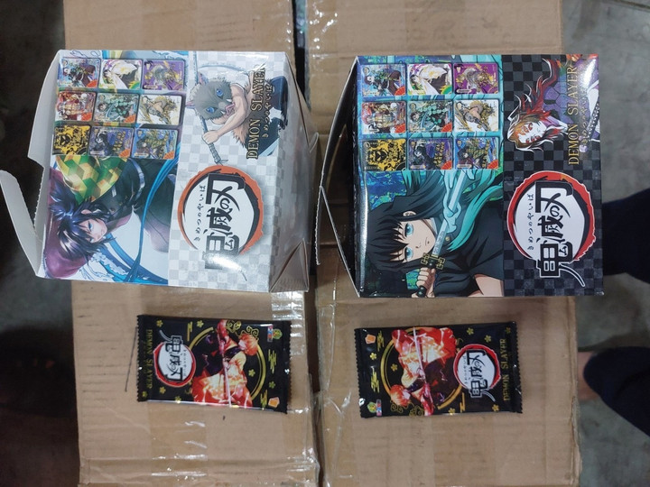 TP.HCM: Tạm giữ lô hàng gần 7.000 điếu xì gà và nhiều chai rượu ngoại - 3