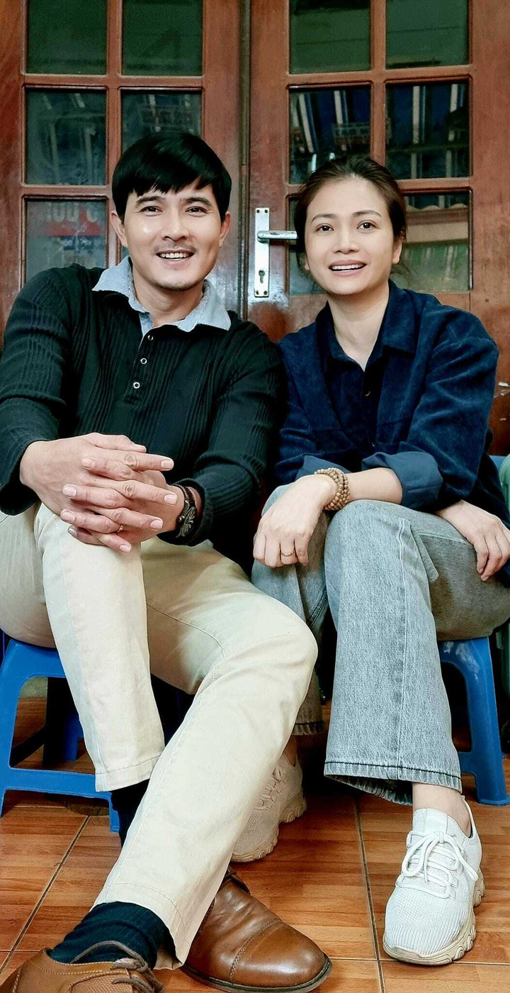 'Gia đình mình vui bất thình lình': Chân dung ngoài đời của anh cả đáng ghét - 1