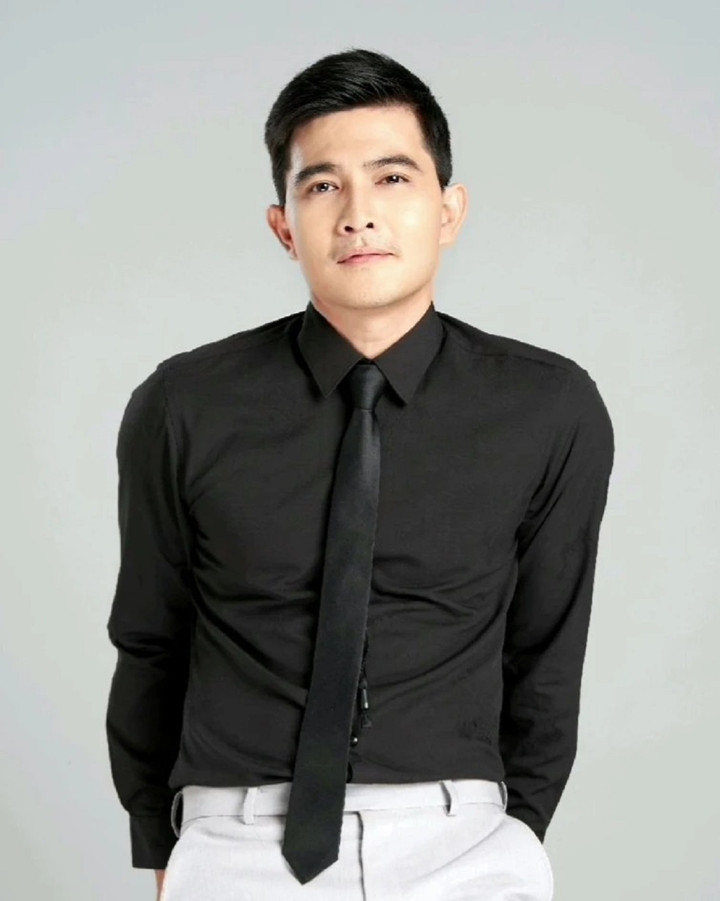 'Gia đình mình vui bất thình lình': Chân dung ngoài đời của anh cả đáng ghét - 2