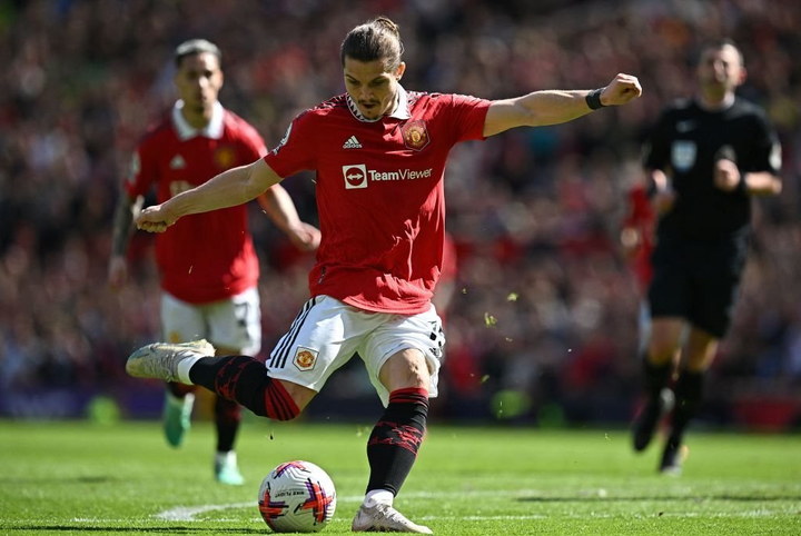 Trực tiếp bóng đá Man Utd 2-0 Everton: Martial may mắn có bàn thắng - 5