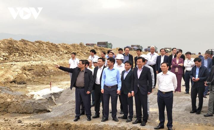 Thủ tướng: Phấn đấu hoàn thành dự án Cảng hàng không Điện Biên vào 19/11 - 1