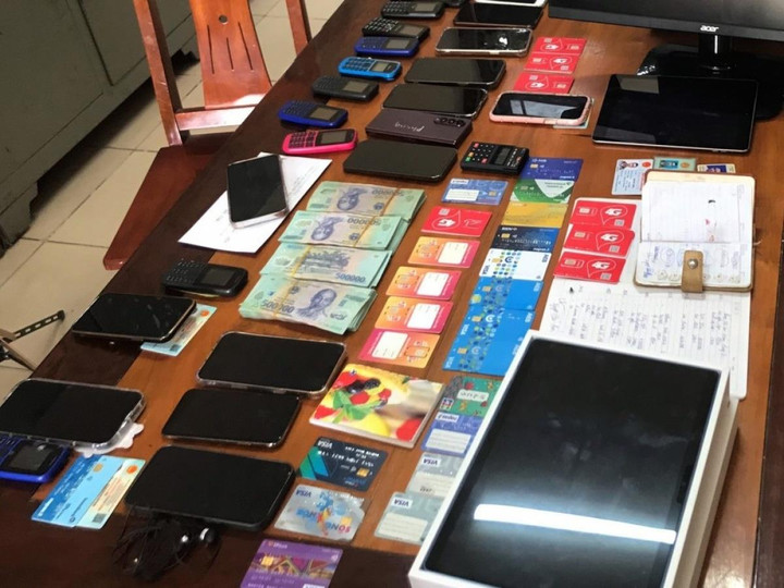 Gần 700 người bị nhân viên ngân hàng giả mạo lừa mất hàng chục tỷ đồng - 3