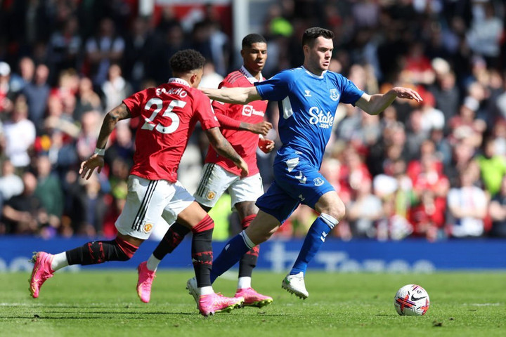 Trực tiếp bóng đá Man Utd 2-0 Everton: Martial may mắn có bàn thắng - 2