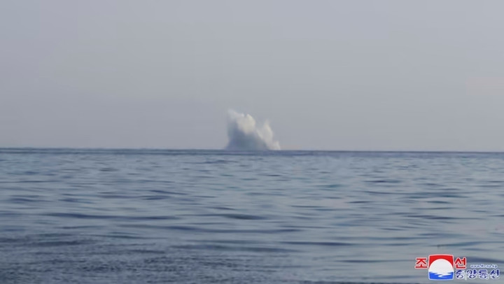 Triều Tiên thử nghiệm hệ thống vũ khí chiến lược dưới nước - 1