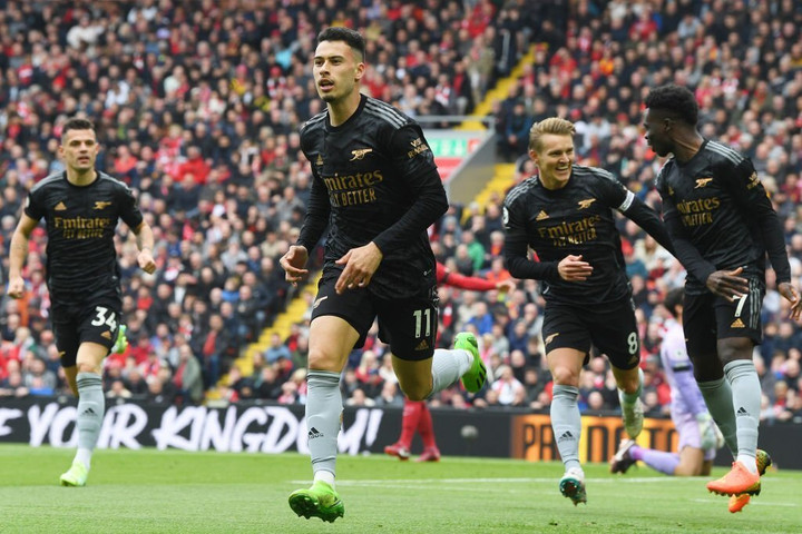 Trực tiếp bóng đá Liverpool 2-2 Arsenal: Firmino ghi bàn, sân Anfield bùng nổ - 10