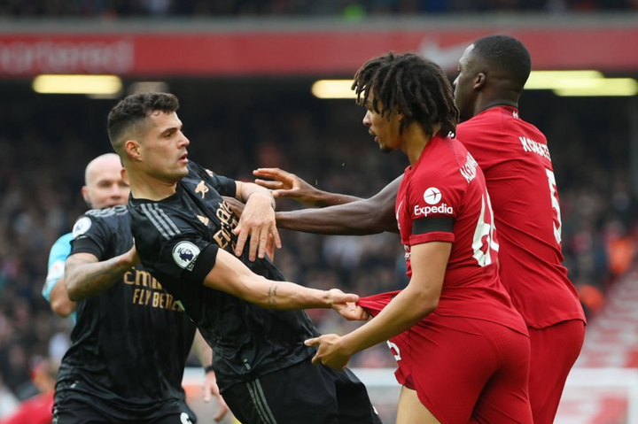 Trực tiếp bóng đá Liverpool 2-2 Arsenal: Firmino ghi bàn, sân Anfield bùng nổ - 5