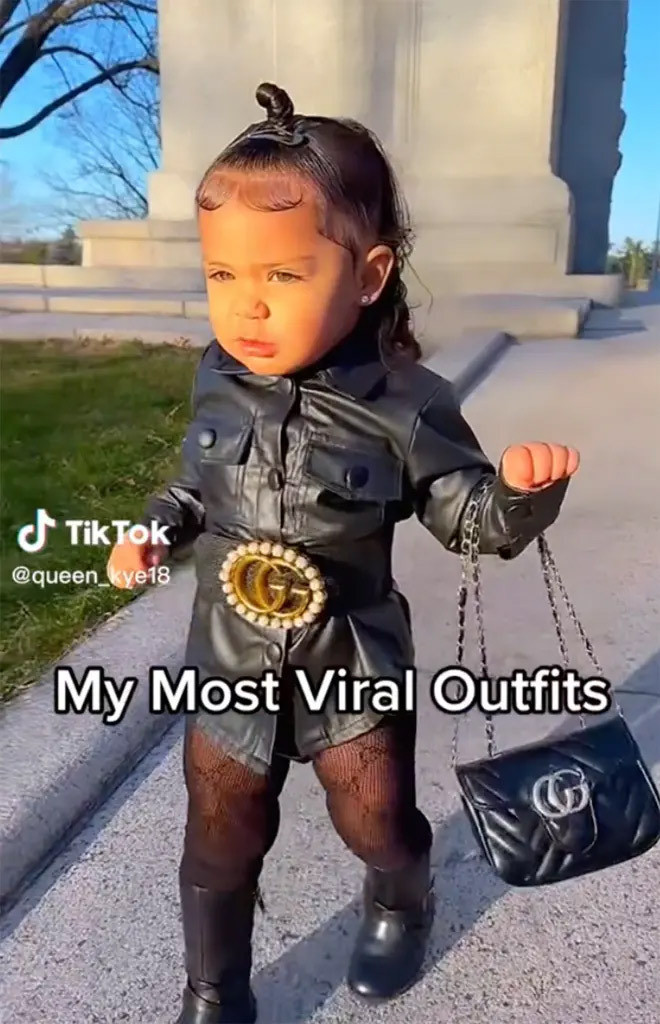 Người mẹ gây tranh cãi khi cho con gái 2 tuổi diện đồ theo phong cách người lớn - 2