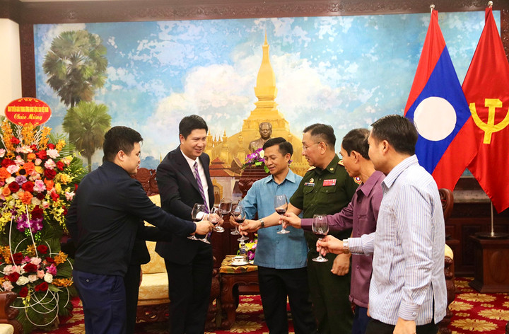 Ban Tuyên giáo Trung ương chúc Tết cổ truyền Bun Pi May tại Đại sứ quán Lào - 2