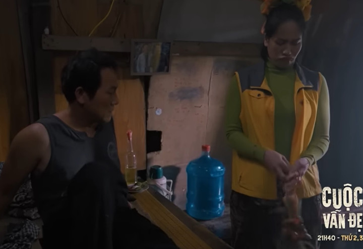 Cuộc đời vẫn đẹp sao tập 4: Lưu - Luyến cùng đi đòi nợ, chồng Luyến xuất hiện - 1