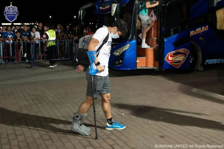 Đội trưởng U22 Thái Lan rách dây chằng trước thềm SEA Games 32 - 1